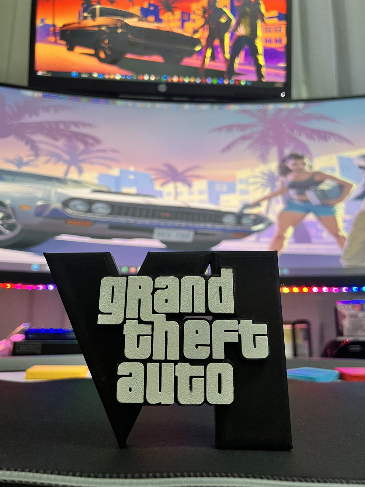 GTA 6 Logo Masaüstü Aksesuarı Işıksız