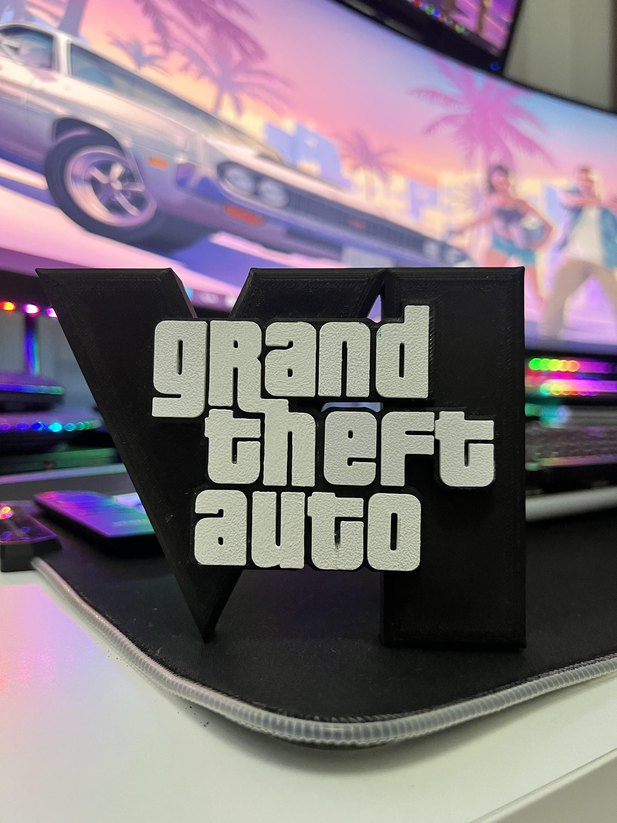 GTA 6 Logo Masaüstü Aksesuarı Işıksız