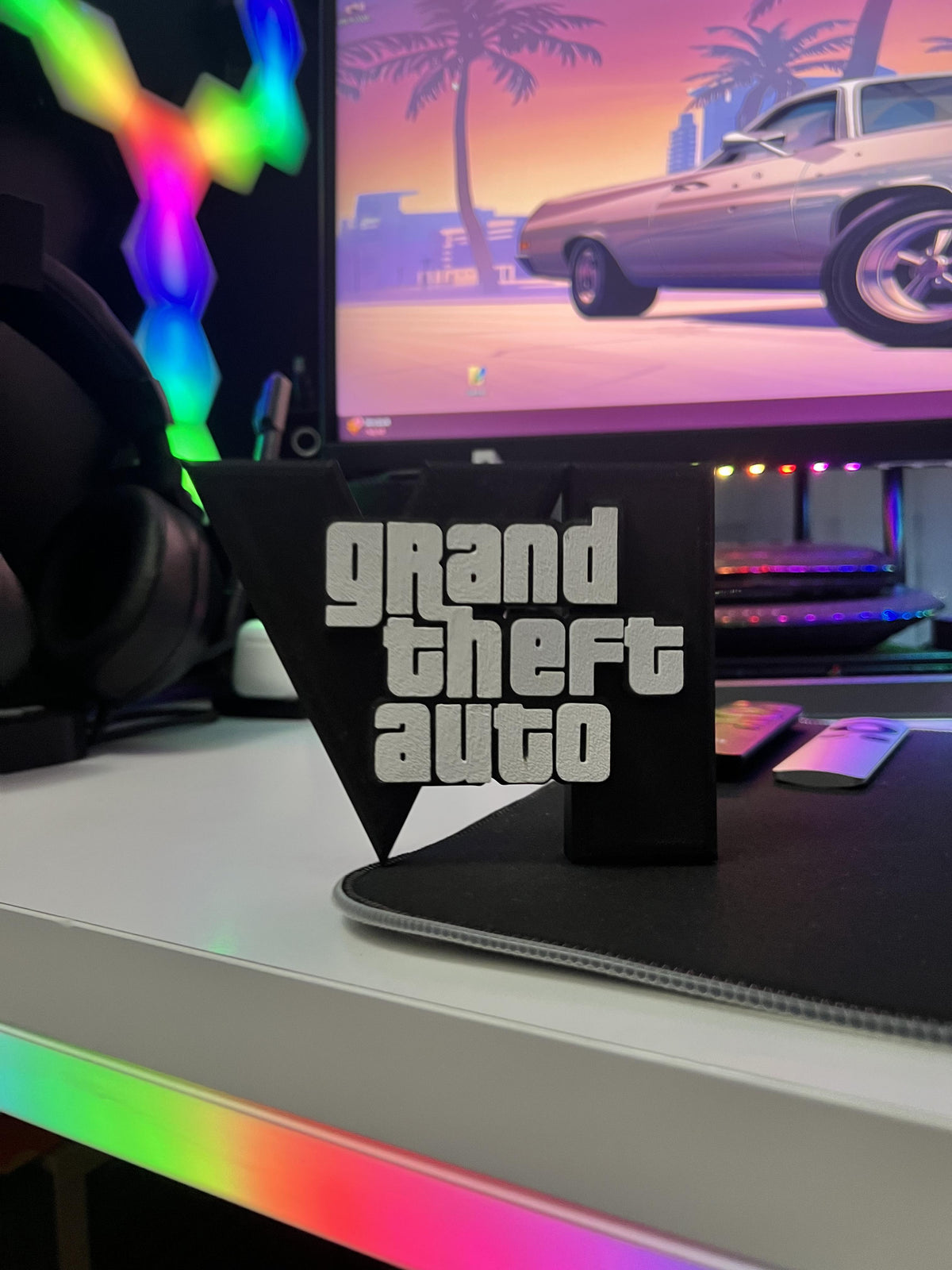 GTA 6 Logo Masaüstü Aksesuarı Işıksız