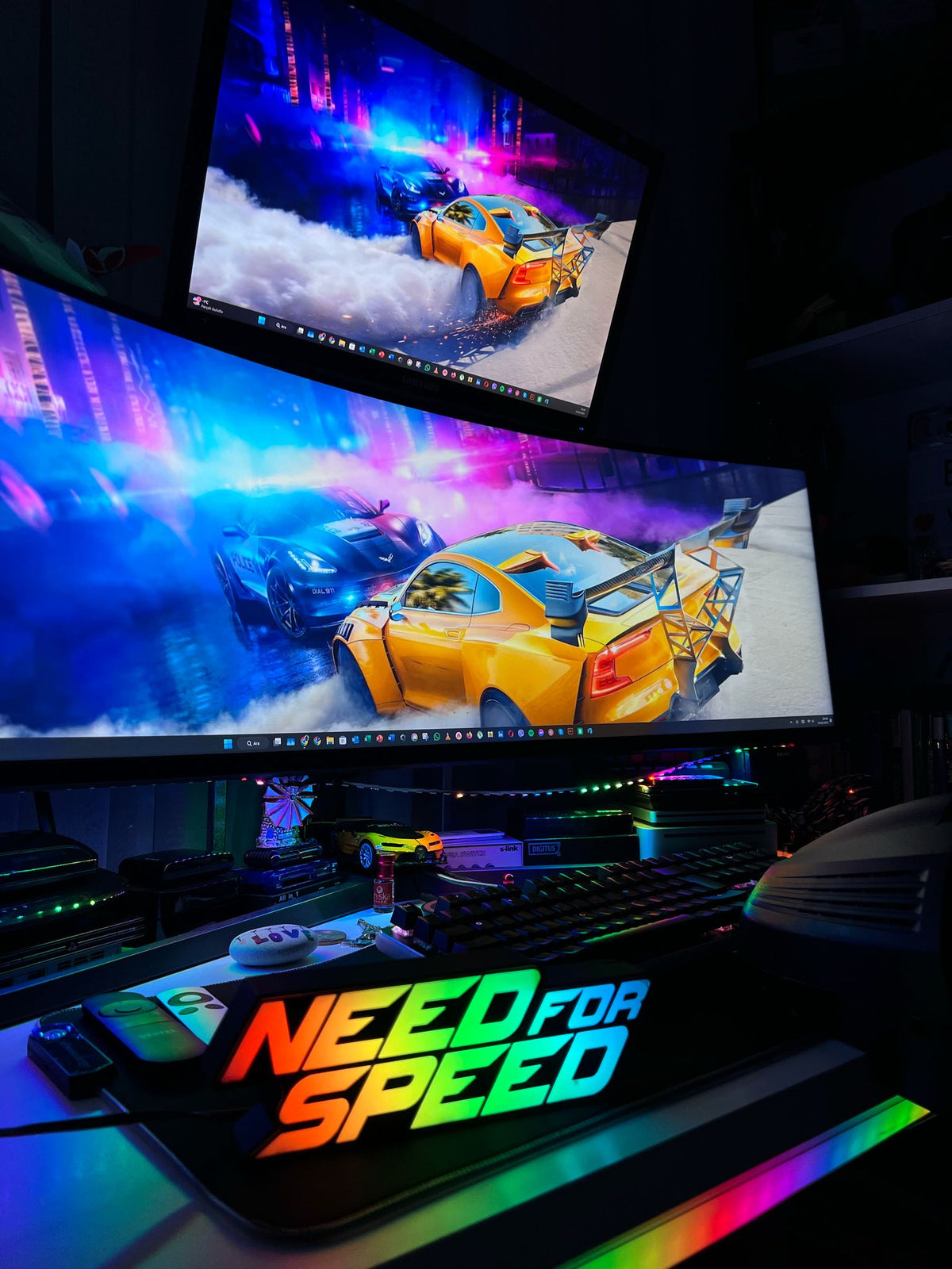 Need For Speed Logo Masaüstü Aydınlatma Aksesuarı