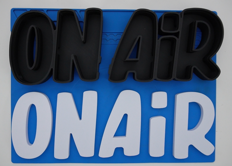 On Air Yazı Masaüstü Aydınlatma Aksesuarı 3